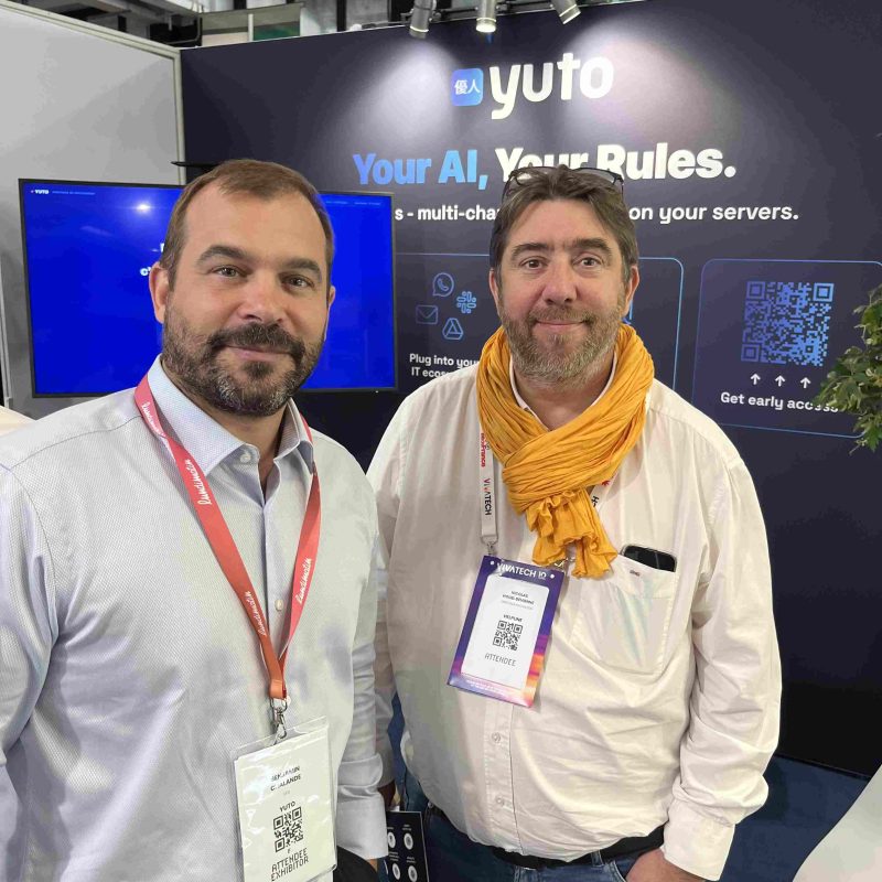 Benjamin et Nicolas (Helpline) au stand Yuto